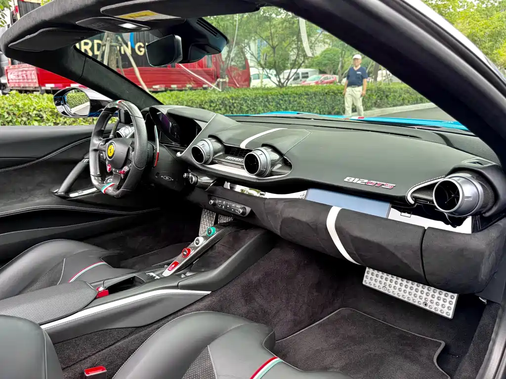 Ferrari 812 — миниатюра 6