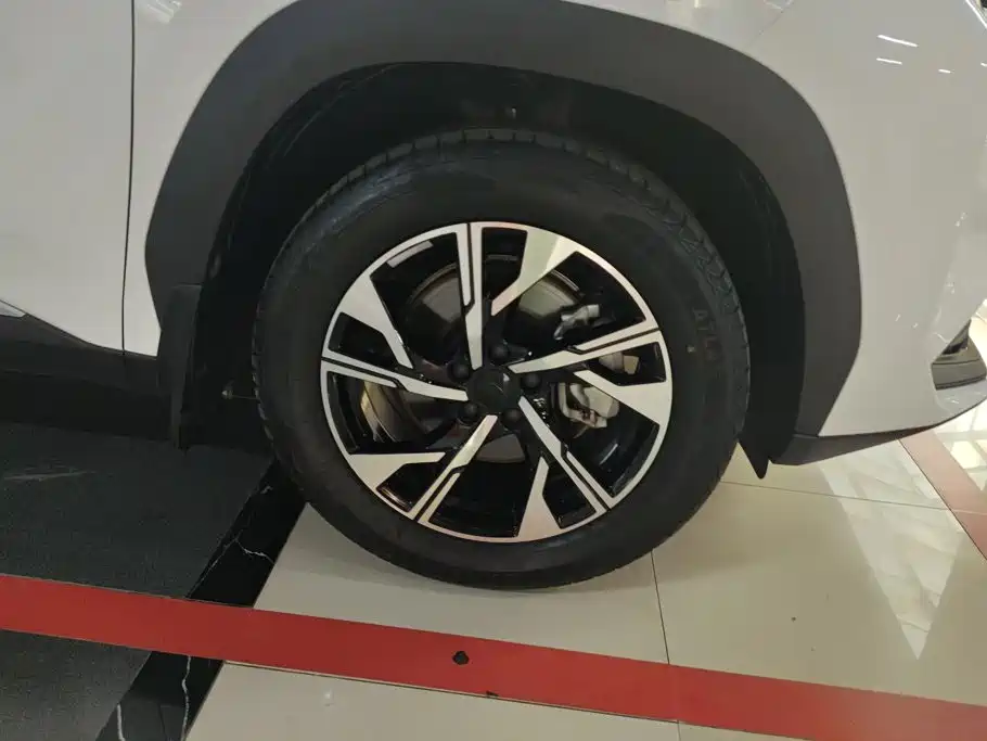 Geely Boyue L — миниатюра 6