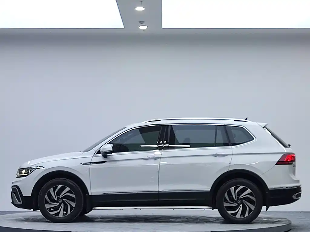 Volkswagen Tiguan L L 2023 280TSI AT