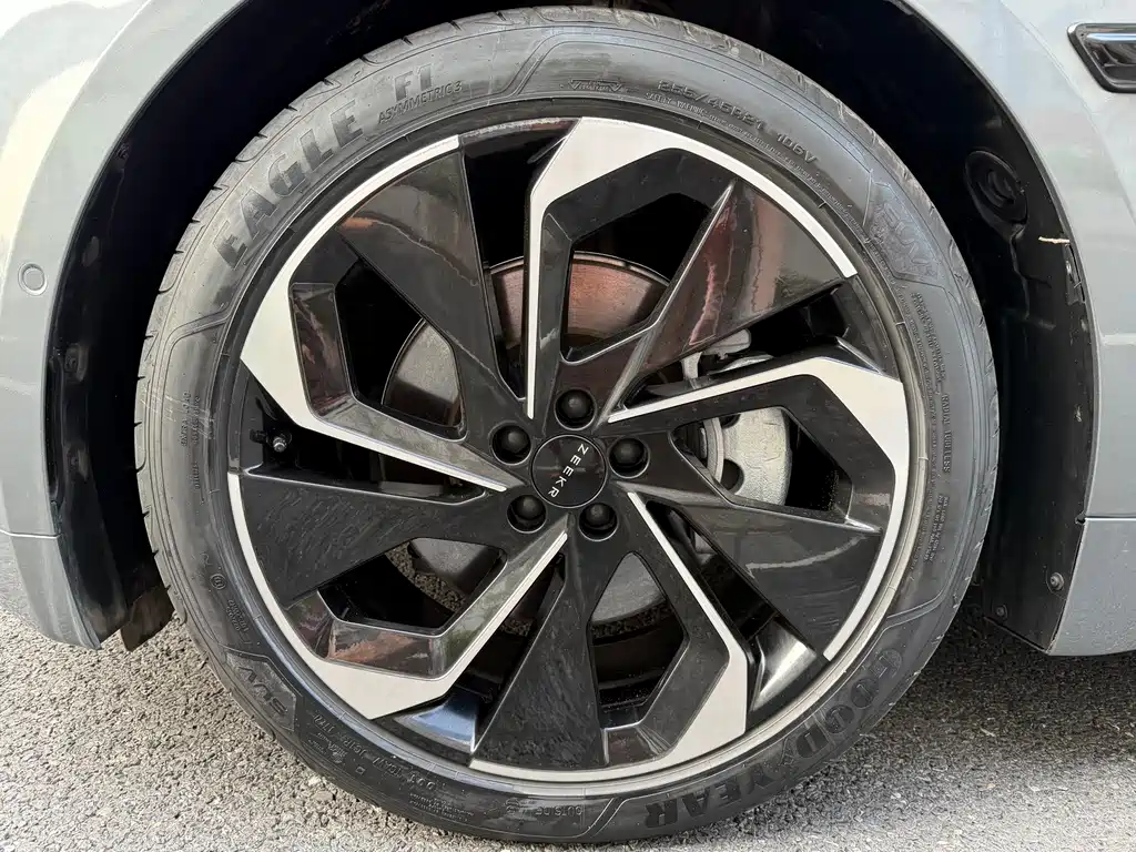 ZEEKR EXTREME KRYPTON 001