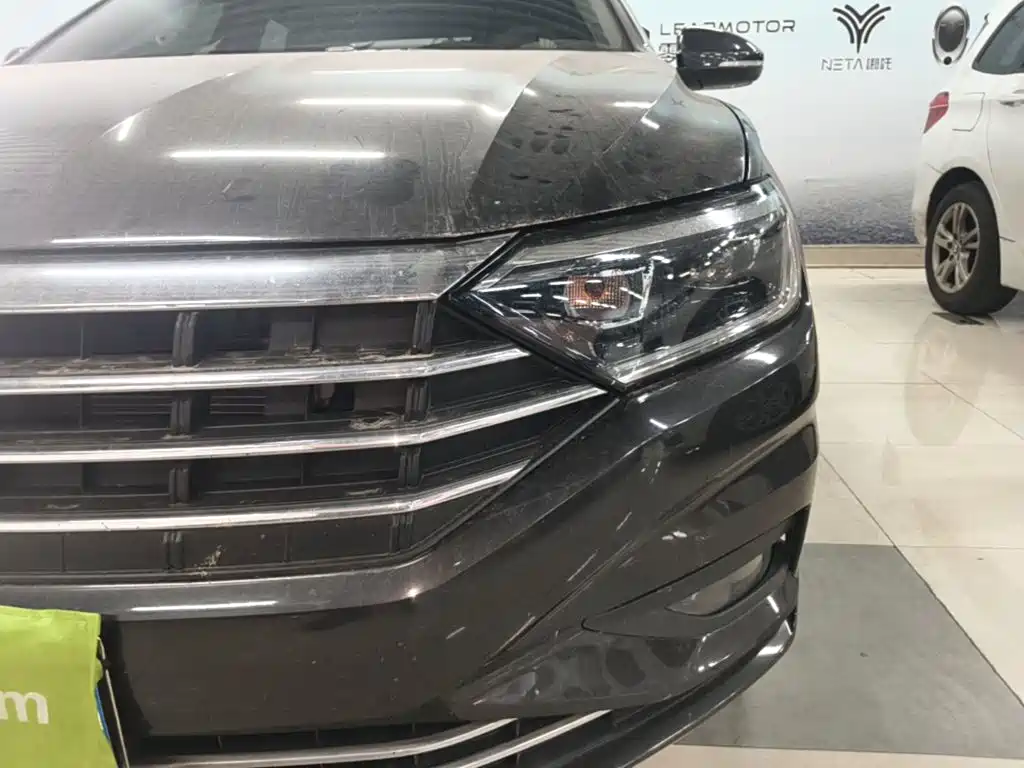 Volkswagen Sagitar — миниатюра 24