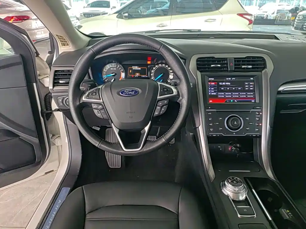 Ford Mondeo — миниатюра 11