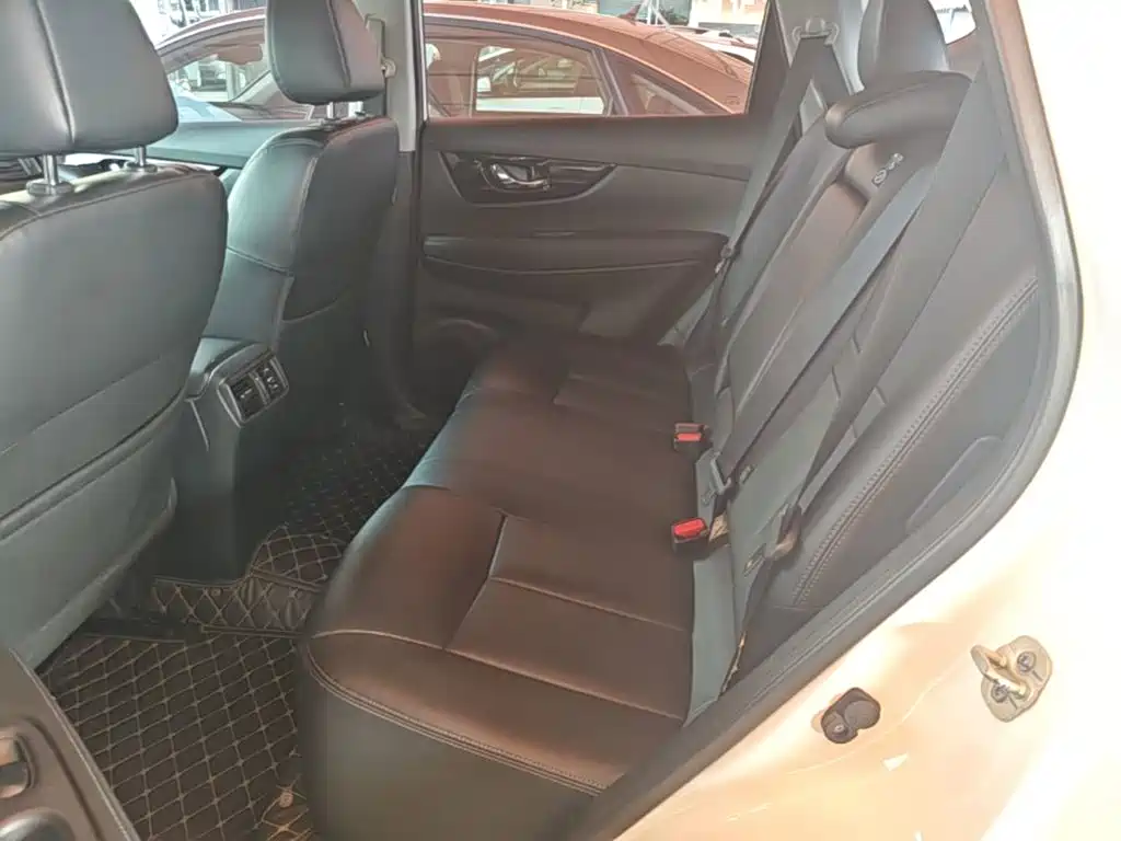 Nissan X-Trail — миниатюра 17