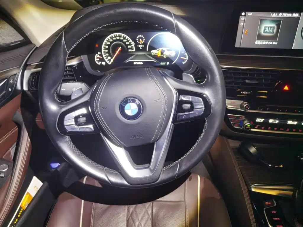 BMW 5 Series — миниатюра 3