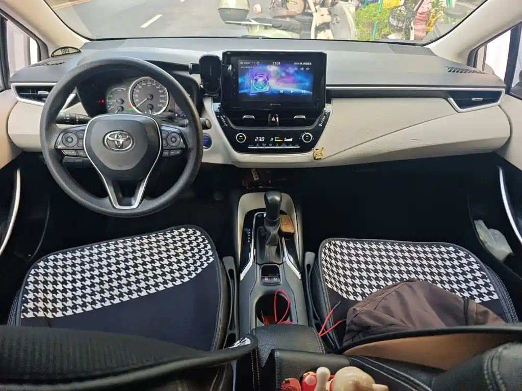 Toyota Corolla — миниатюра 5