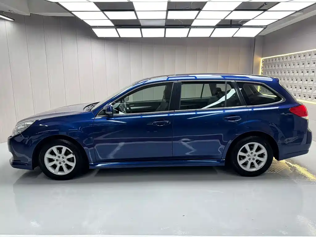 Subaru Legacy 2010 2.0i Luxury