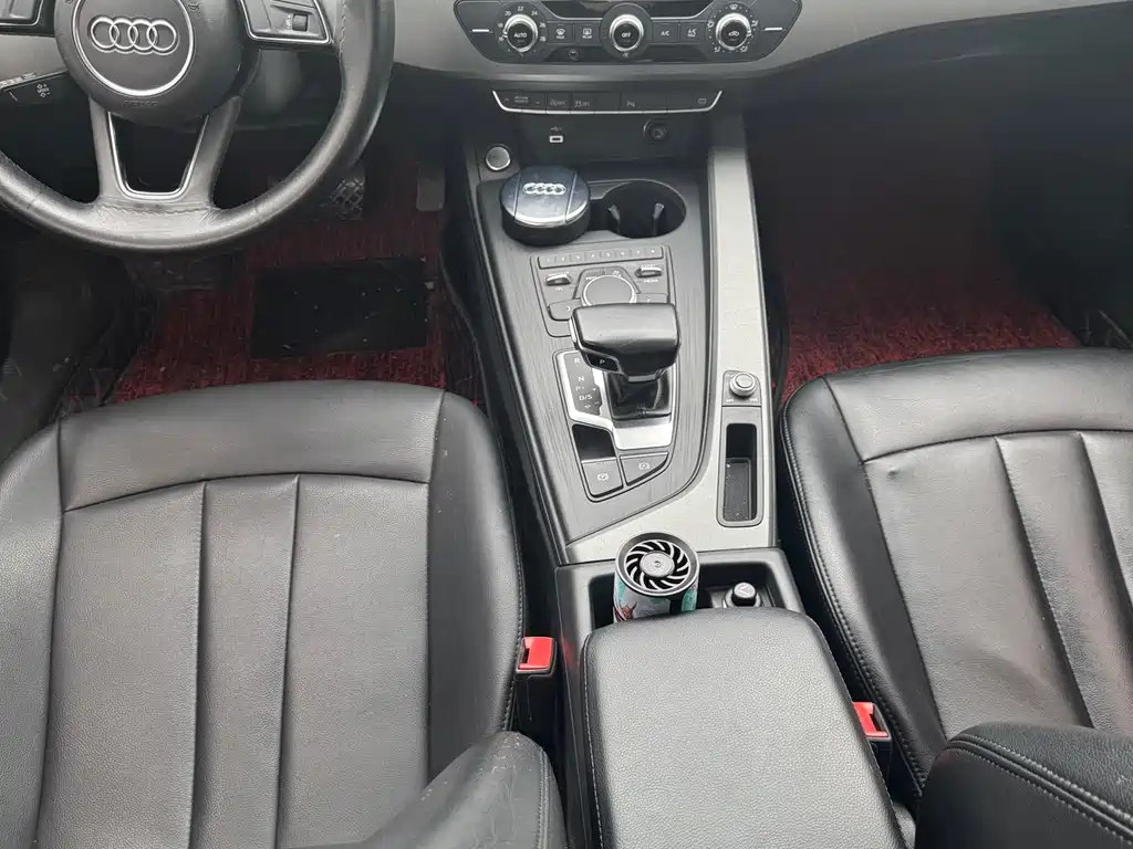 Audi A4L 2019 40 TFSI V