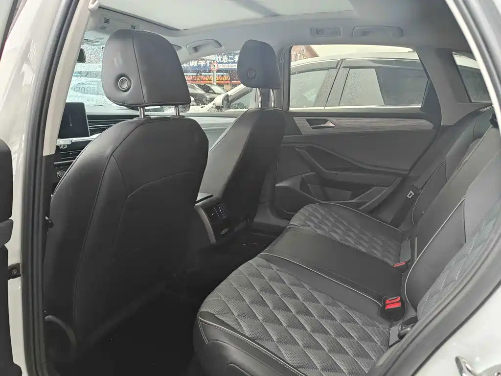 Volkswagen Sagitar — миниатюра 6