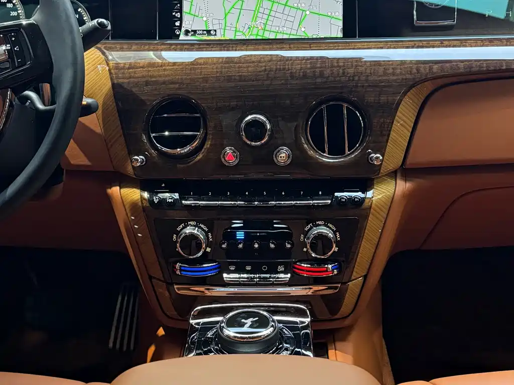 Rolls-Royce Phantom — миниатюра 17