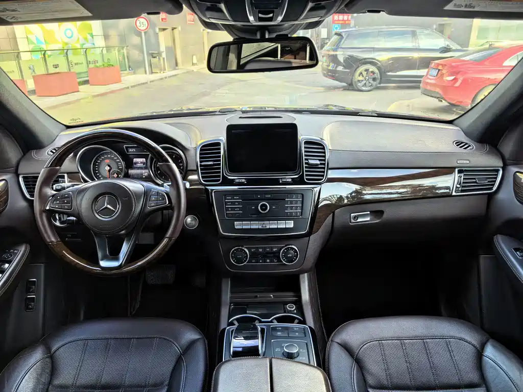 Mercedes-Benz GLS — миниатюра 9