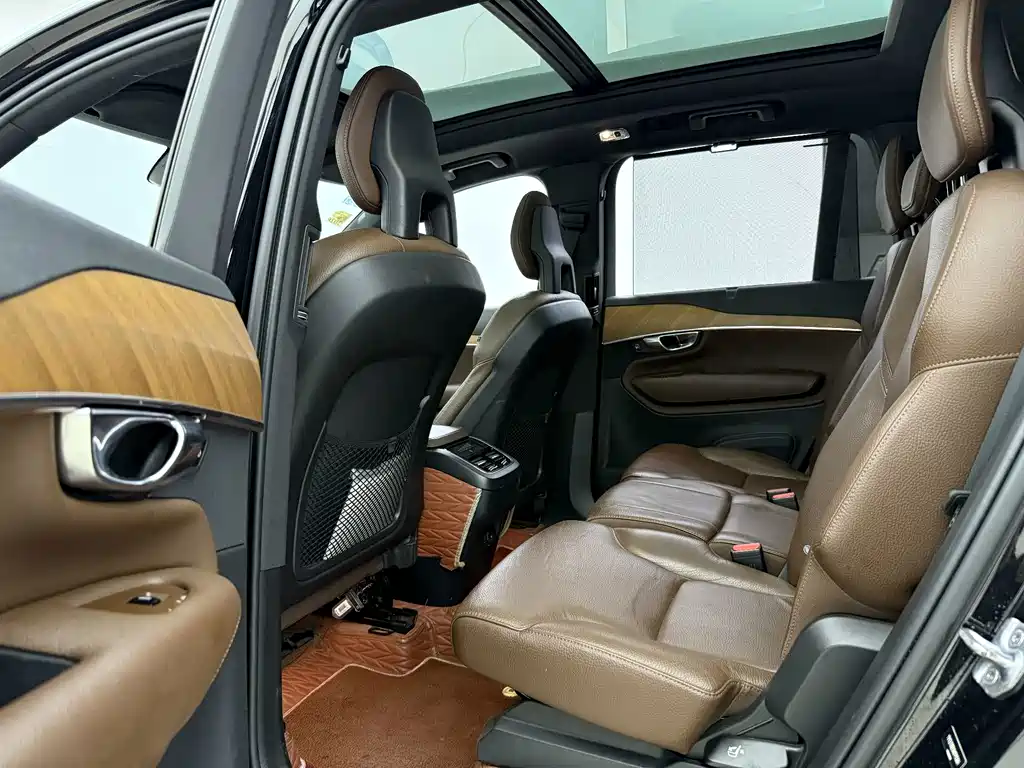 Volvo XC90 — миниатюра 6