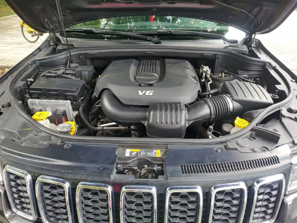 Jeep Grand Cherokee (Import) — миниатюра 11