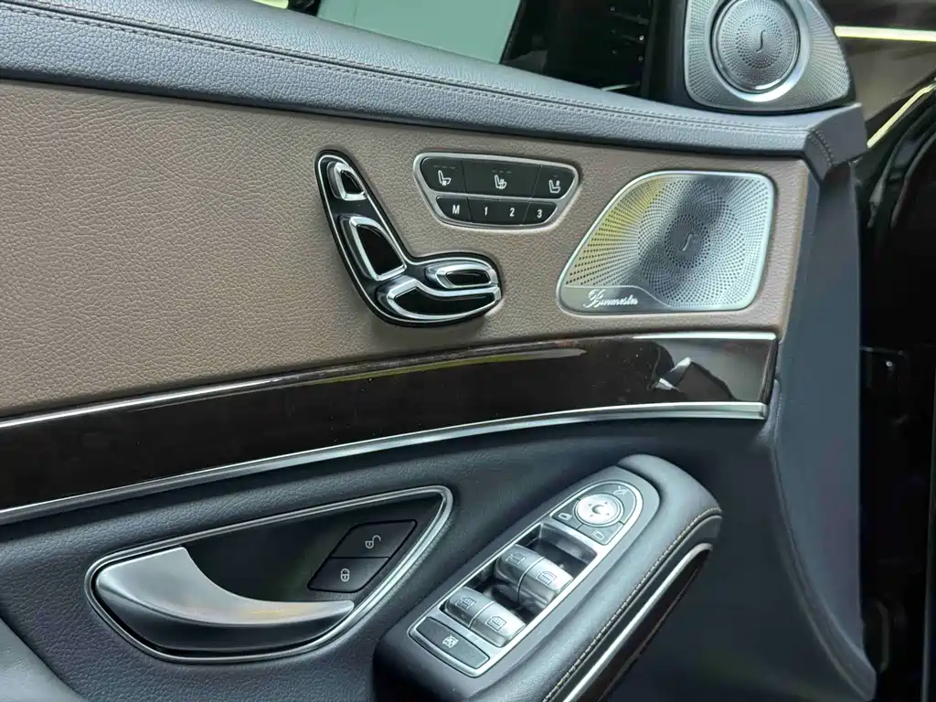 Mercedes-Benz S-Class — миниатюра 6