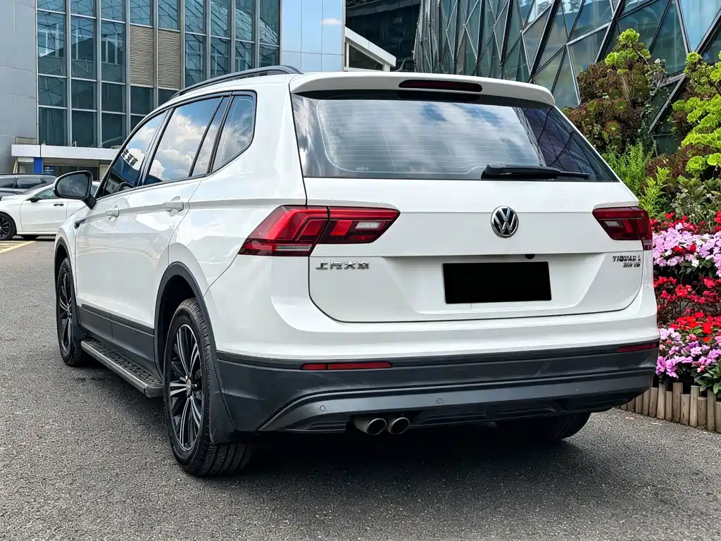 Volkswagen Tiguan L — миниатюра 11