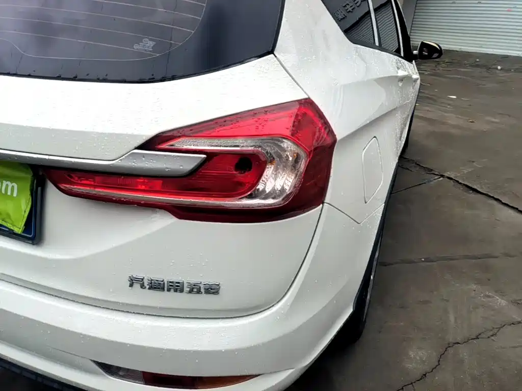 Baojun 310W — миниатюра 8