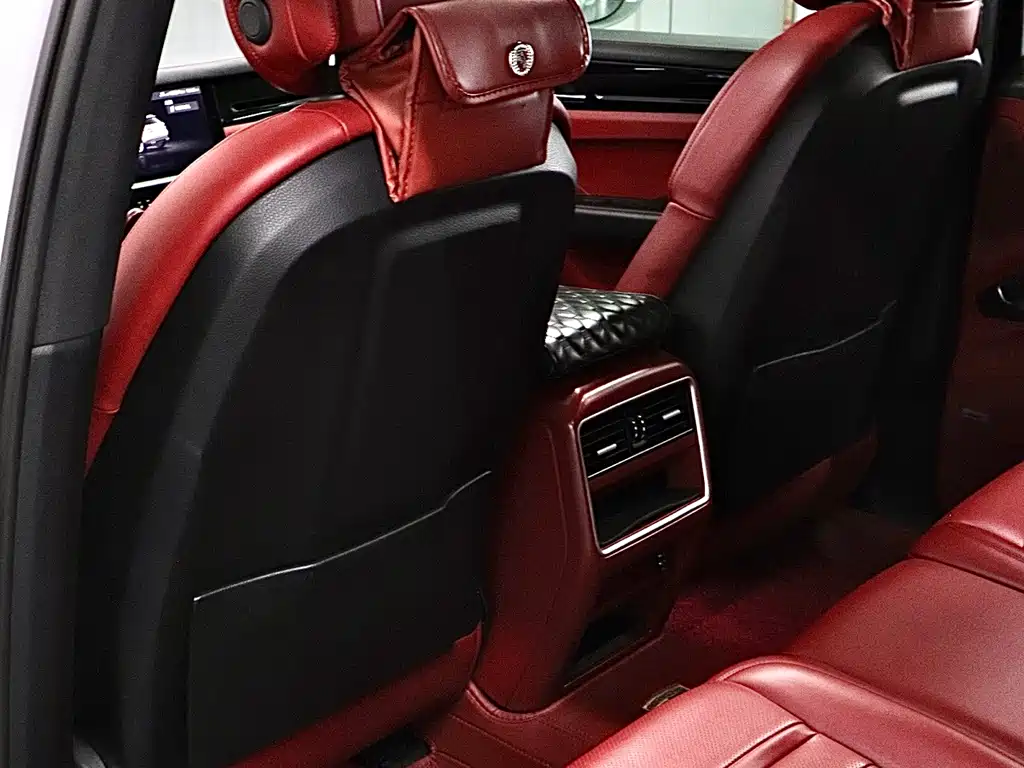 Porsche Cayenne — миниатюра 13