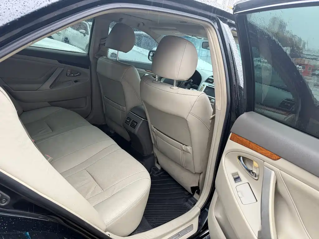 Toyota Camry — миниатюра 8