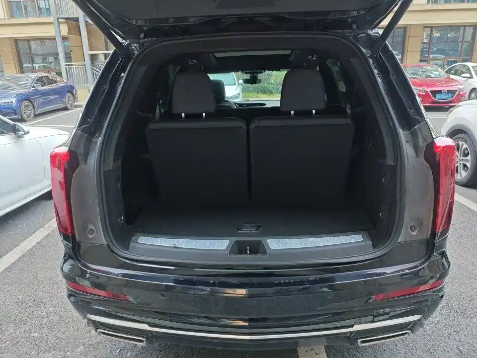 Cadillac XT6 — миниатюра 8