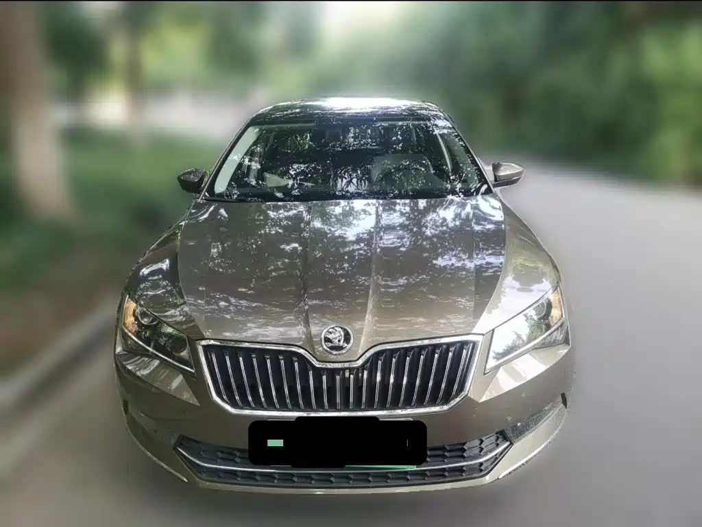 Skoda Superb — миниатюра 23