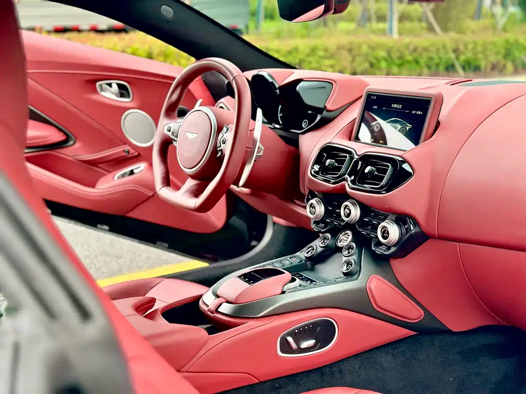 Aston Martin V8 Vantage — миниатюра 14