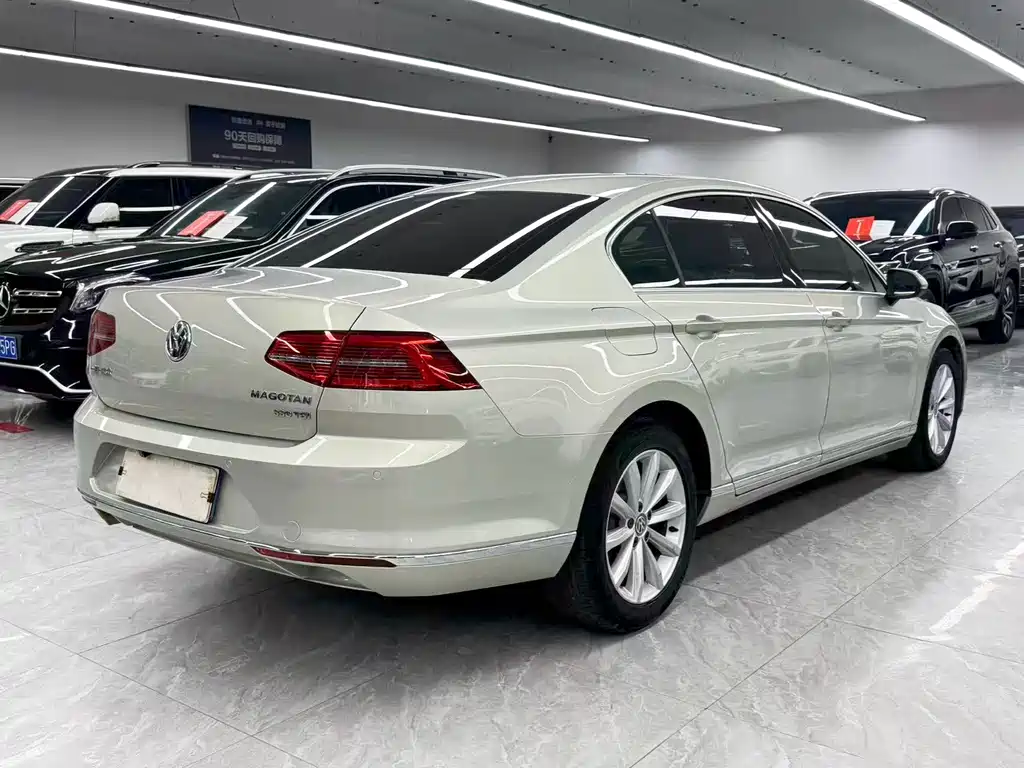 Volkswagen Magotan 2017 330TSI DSG Lead