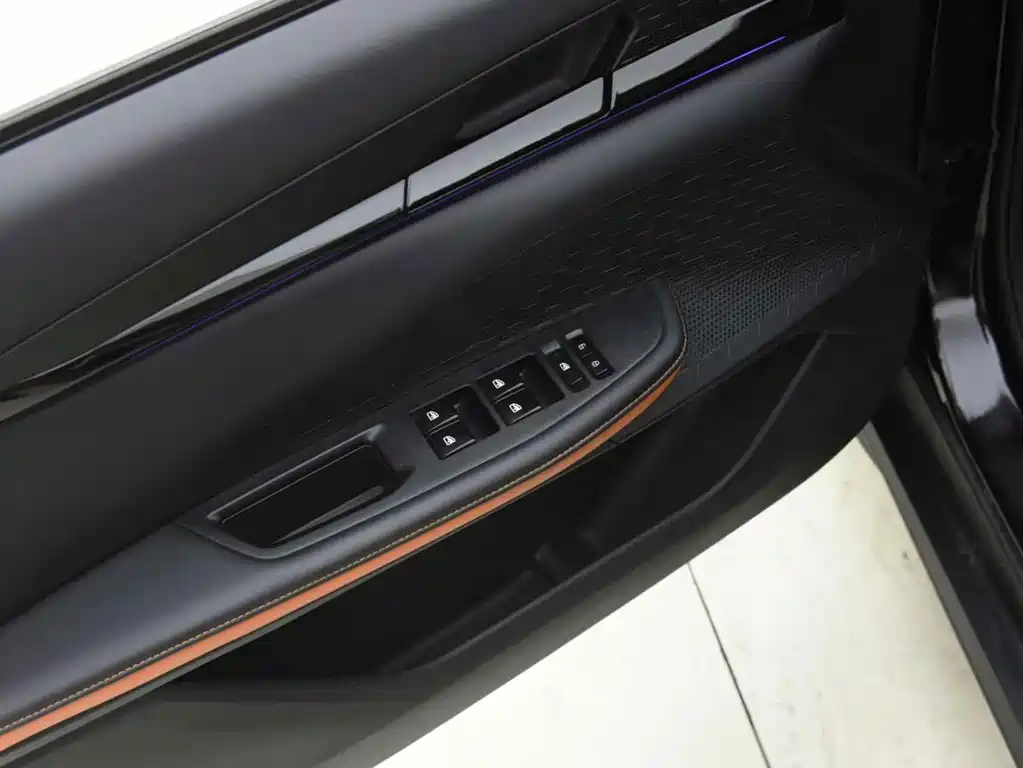 Changan UNI-V — миниатюра 9
