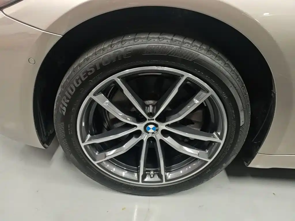 BMW 5 Series — миниатюра 23