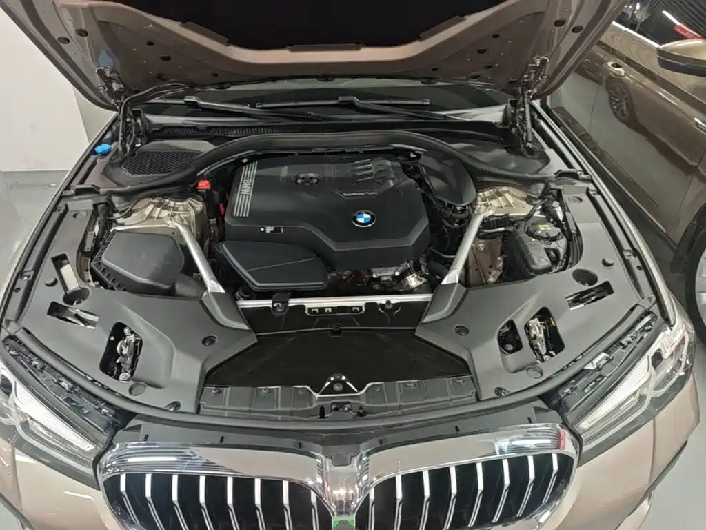 BMW 5 Series — миниатюра 20