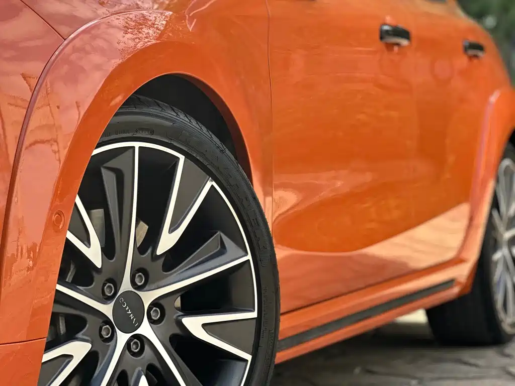 LYNK & CO. 02 HATCHBACK