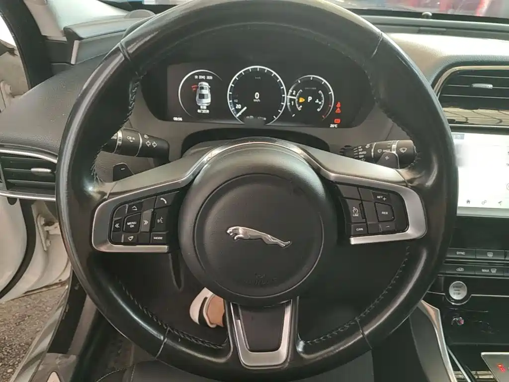 Jaguar XEL — миниатюра 11