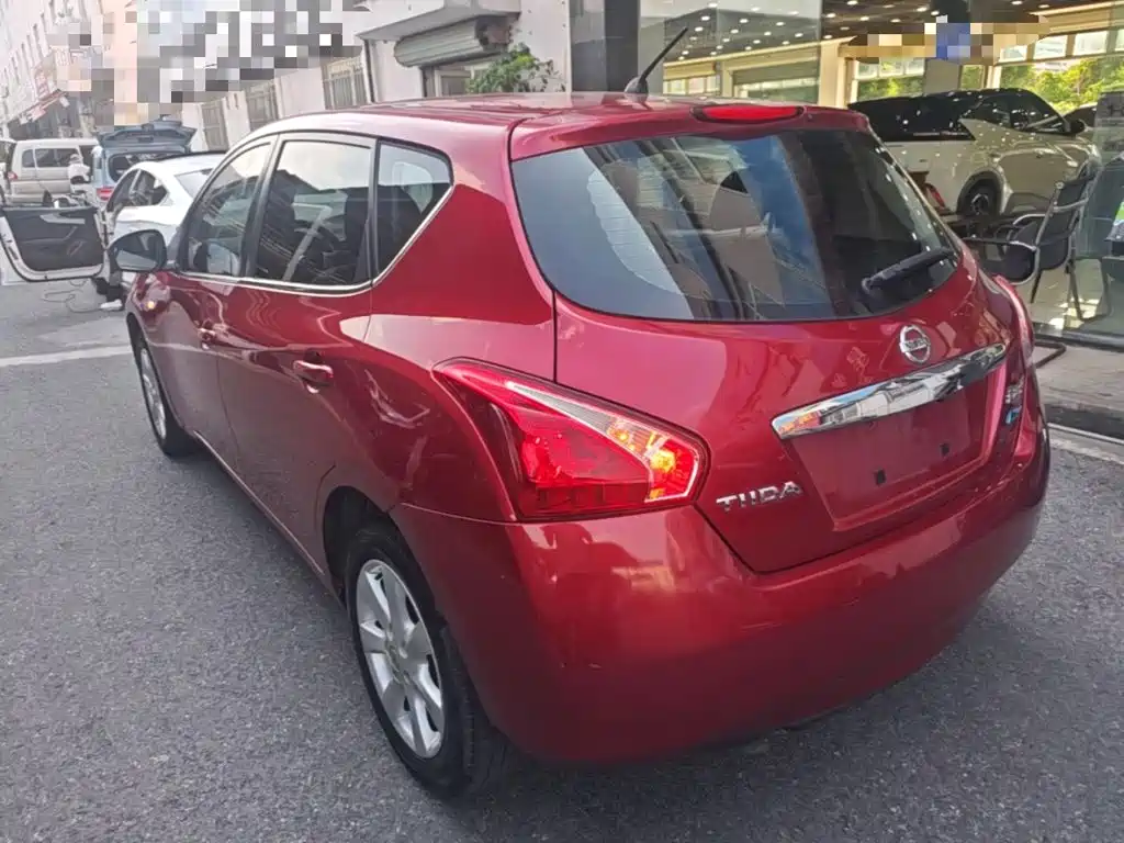 Nissan Tiida — миниатюра 5