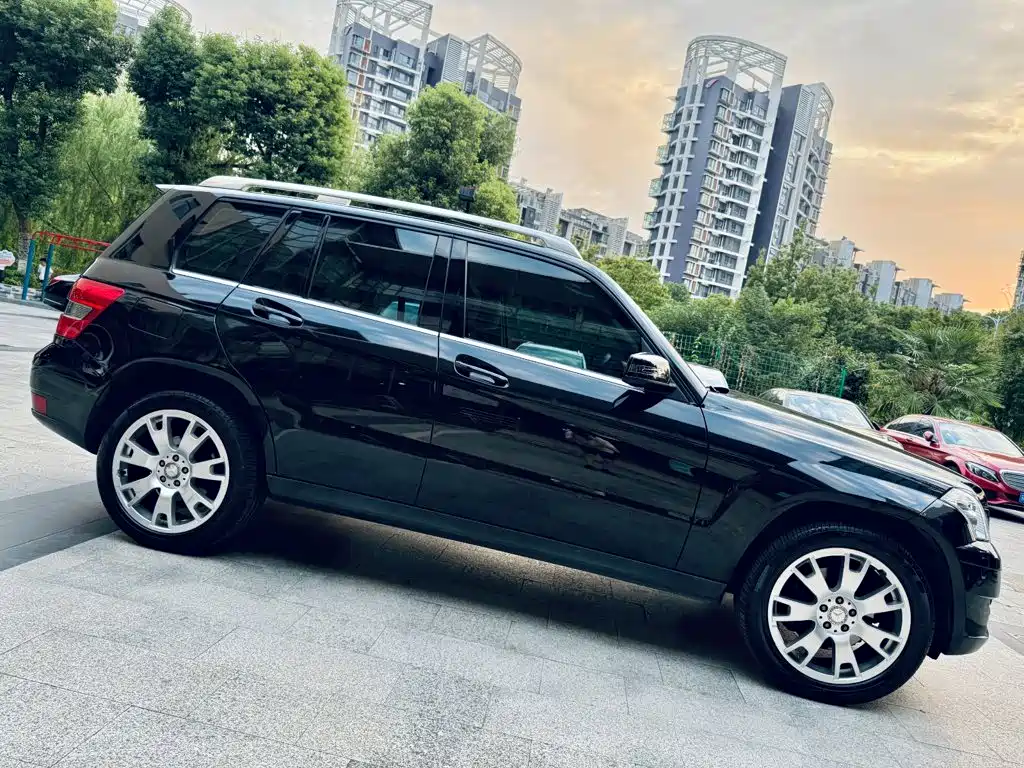 Mercedes-Benz GLK-Class (Import) — миниатюра 2