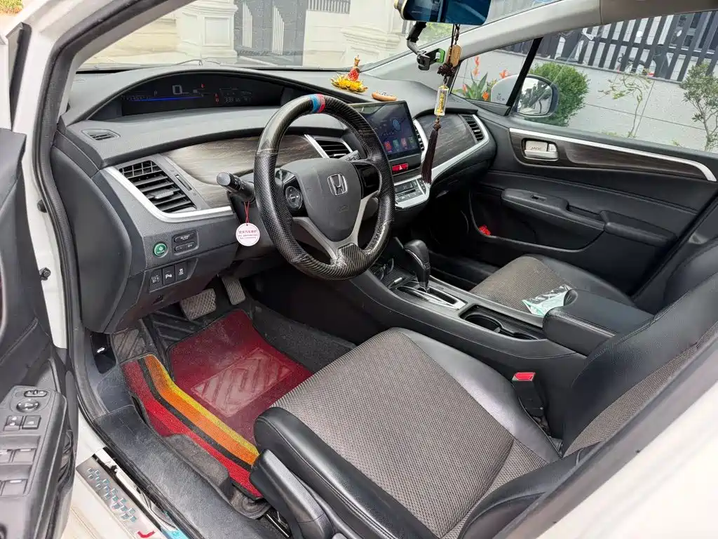 Honda Jade — миниатюра 6