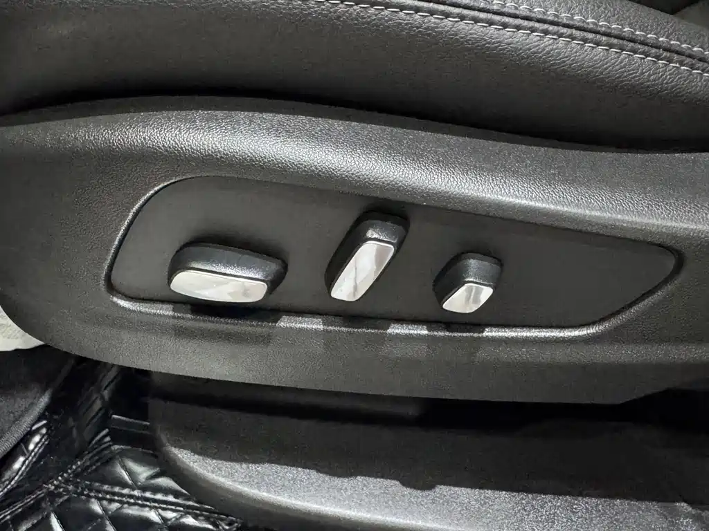 Cadillac XT5 — миниатюра 25
