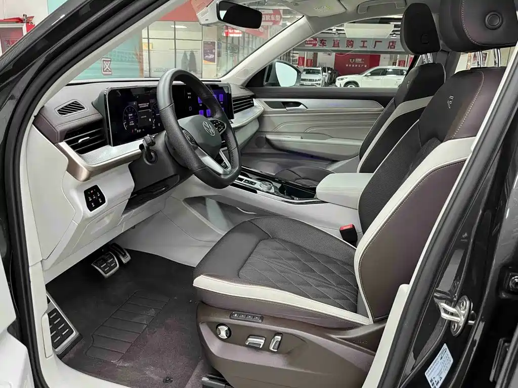 Volkswagen Tavendor 2023 380TSI R-Line