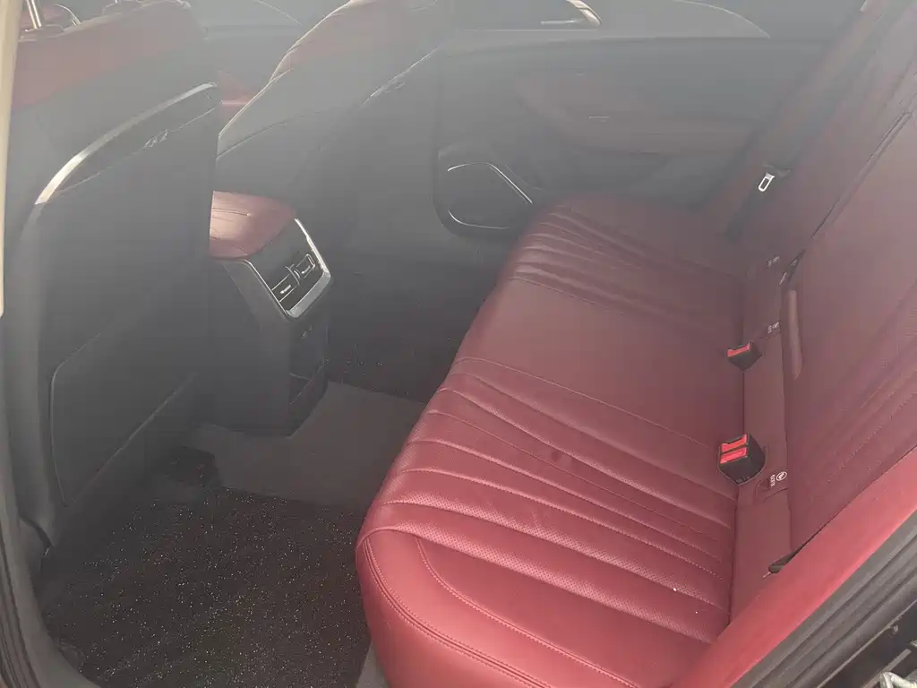 Hongqi Hongqi H5 — миниатюра 12