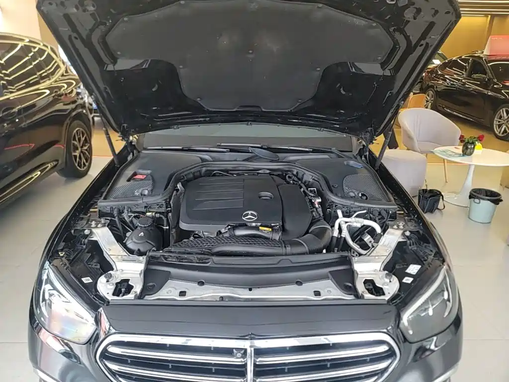 Mercedes-Benz E-Class — миниатюра 20