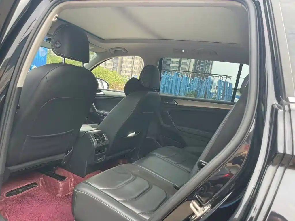 Volkswagen Tiguan L — миниатюра 10