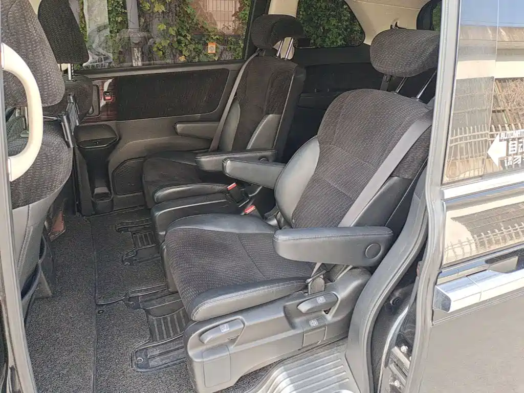 Honda Elysion — миниатюра 17