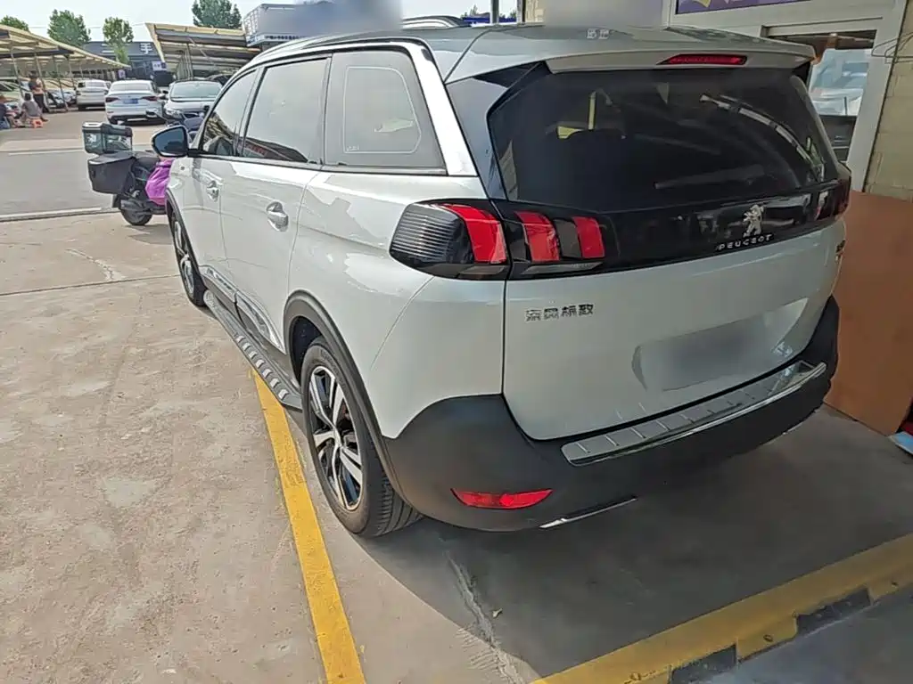 Peugeot 5008 — миниатюра 5
