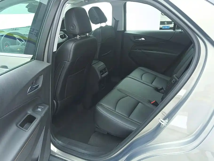 Chevrolet Equinox — миниатюра 11