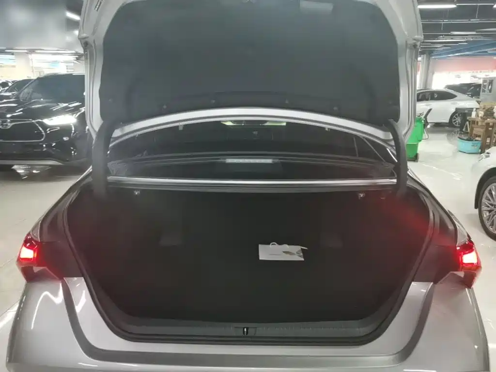 Toyota Avalon — миниатюра 19