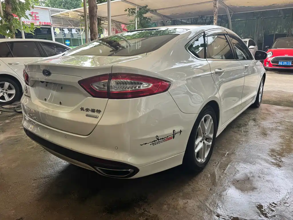 Ford Mondeo — миниатюра 10