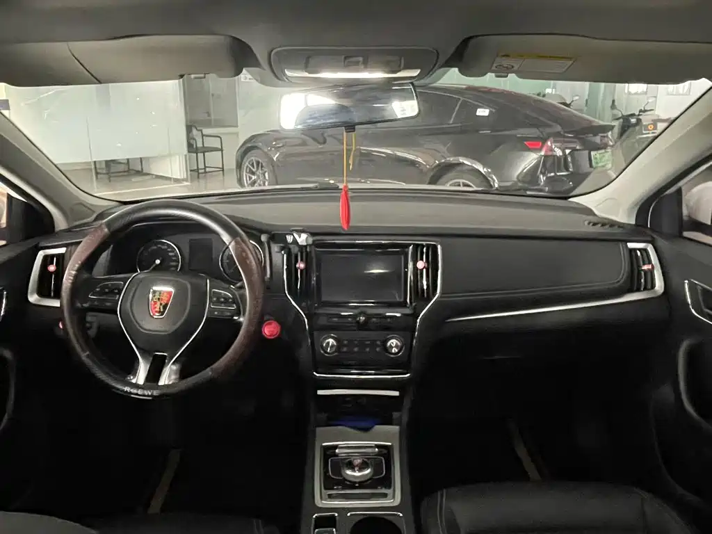 Roewe i6 New Energy — миниатюра 4