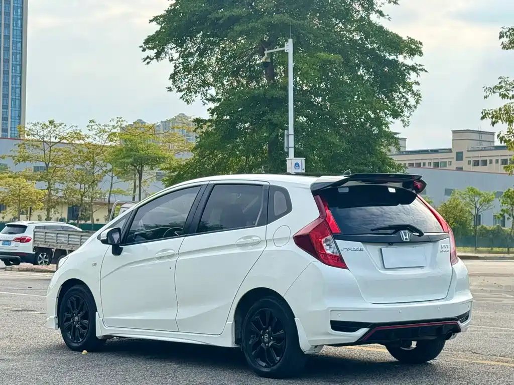 Honda Fit — миниатюра 7