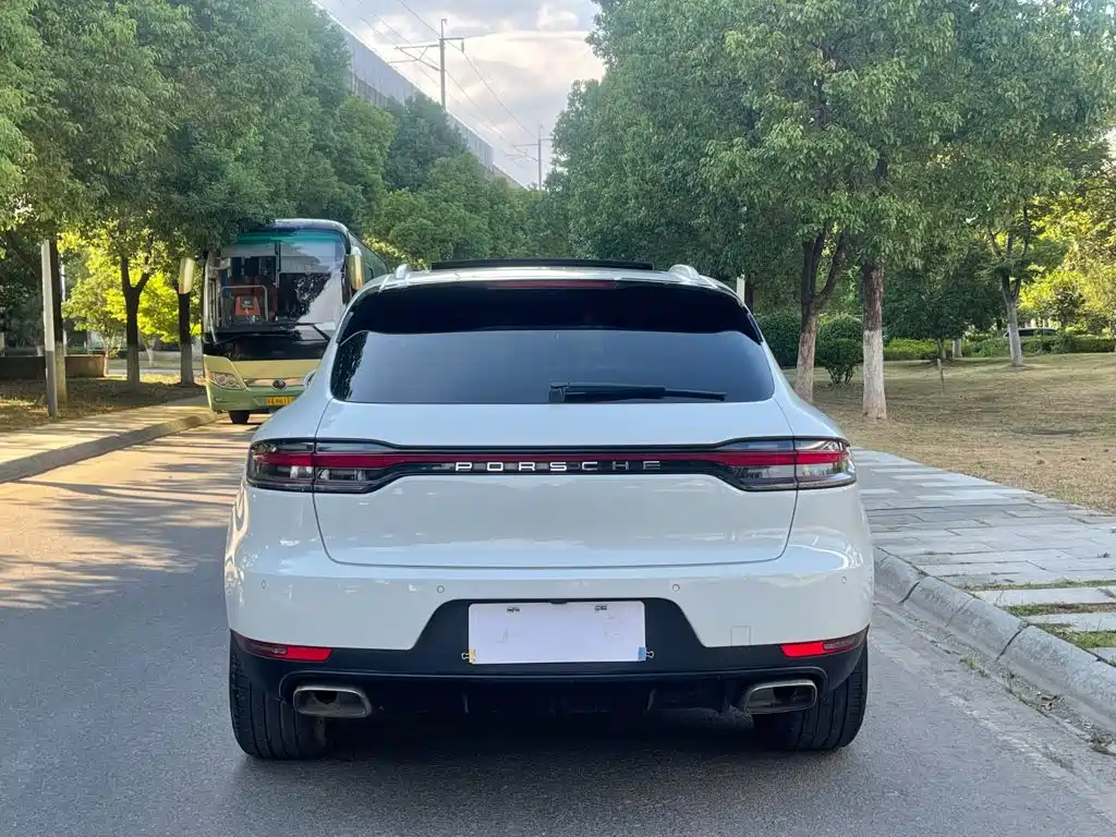 Porsche Macan — миниатюра 7