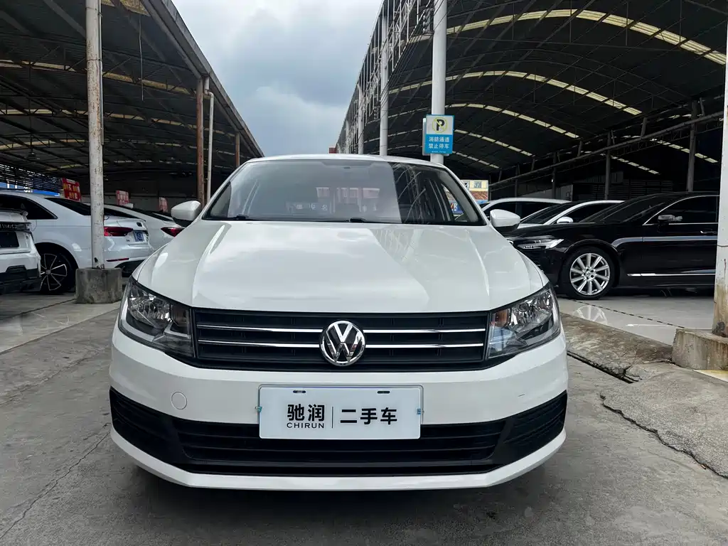 Volkswagen Santana — миниатюра 2