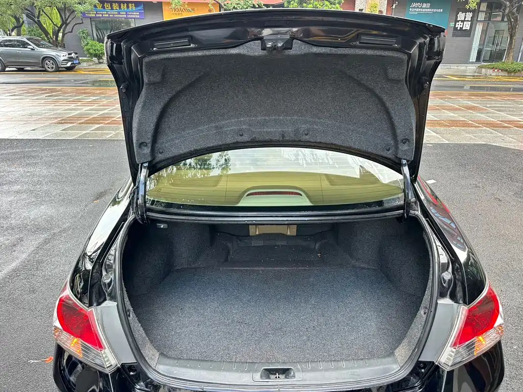 Honda Accord — миниатюра 19