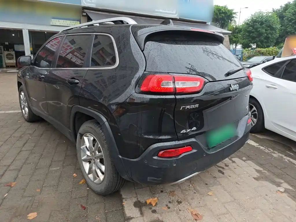Jeep Cherokee — миниатюра 5