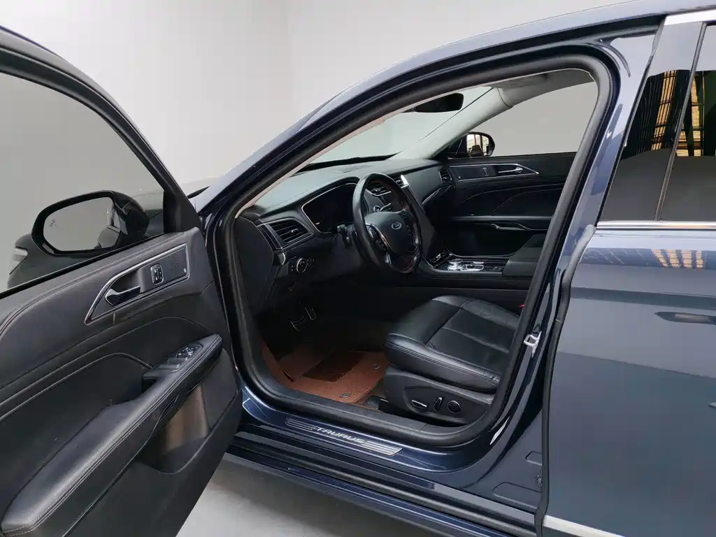 Ford Taurus — миниатюра 5
